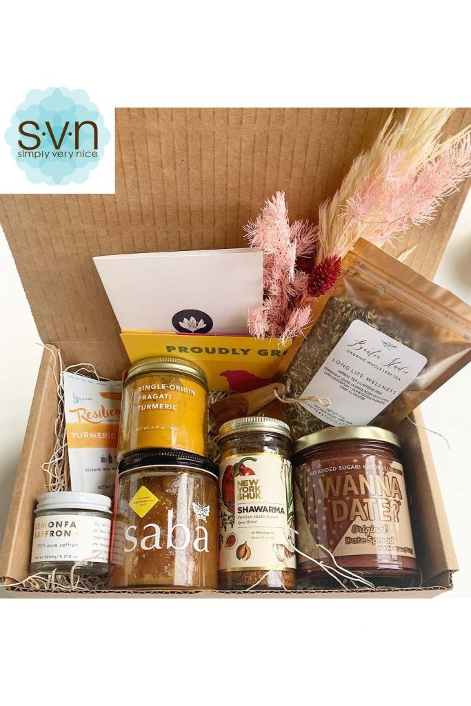 HodgeonRepeat blog - Simply Very Nice pantry gift box -- assorted spices and condiments